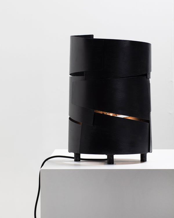 Metal sculptures table lamps