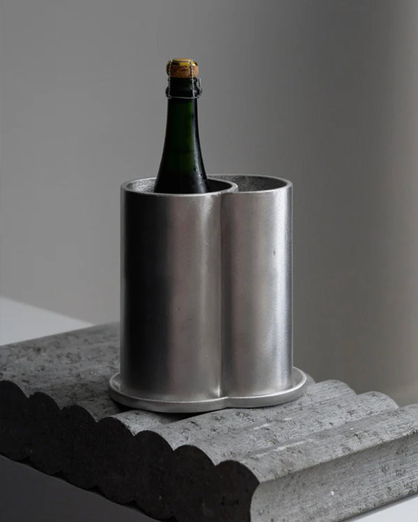 Surface serveware