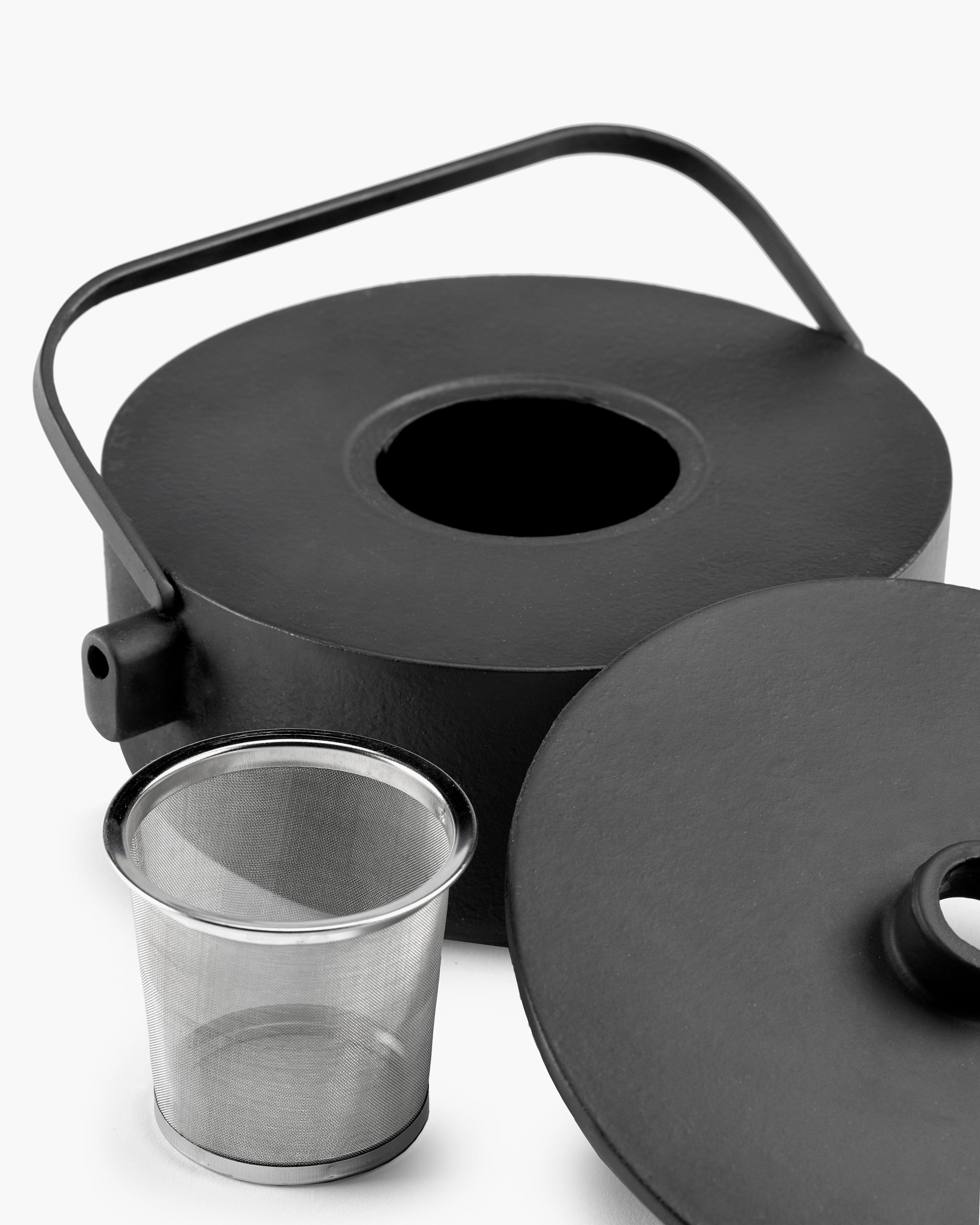 Tea pot cast iron black Collage – Serax US