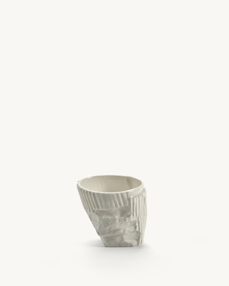 V9024108-005 valerie_objects white dirt
